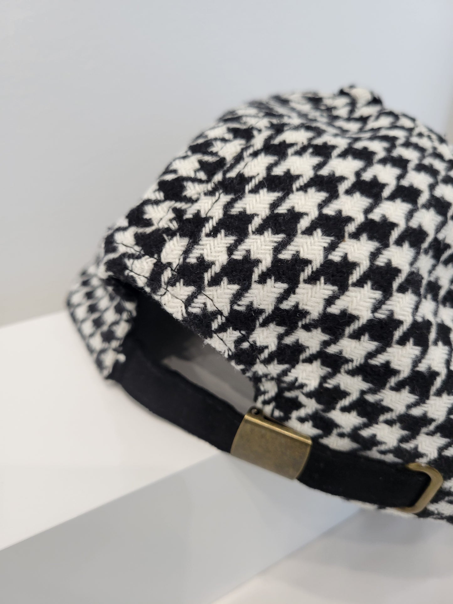 Houndstooth Cap (black and white)