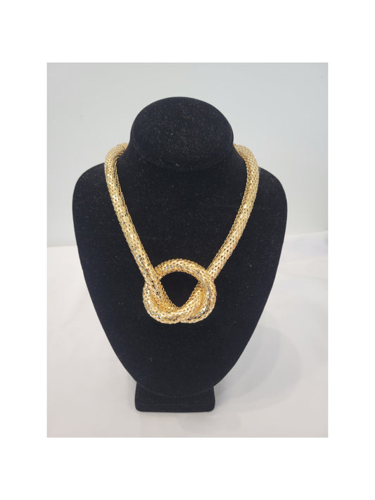 The Bold and Beautiful Necklace (Gold)