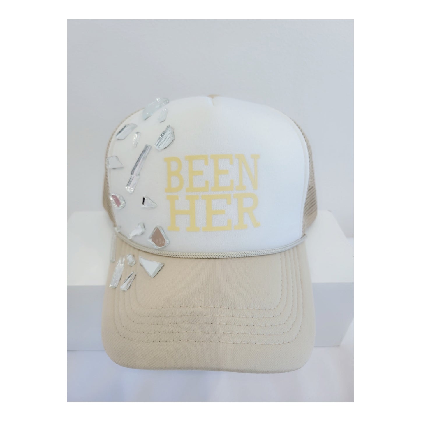 Been Her cap! ( beige and white)