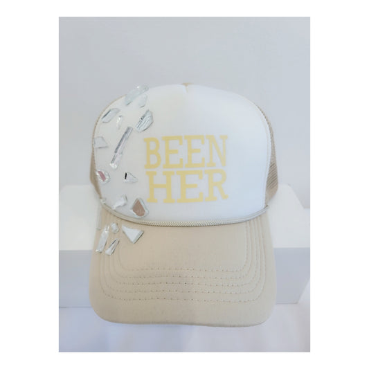 Been Her cap! ( beige and white)