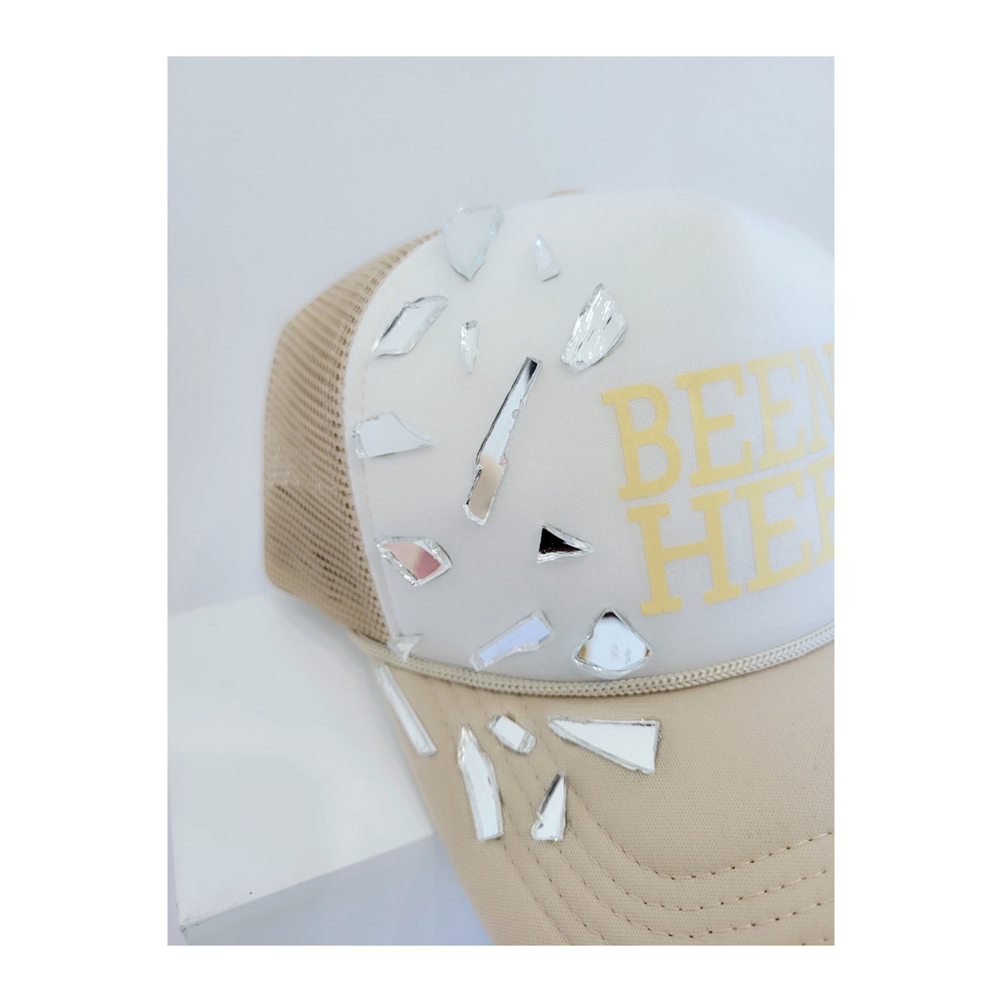 Been Her cap! ( beige and white)