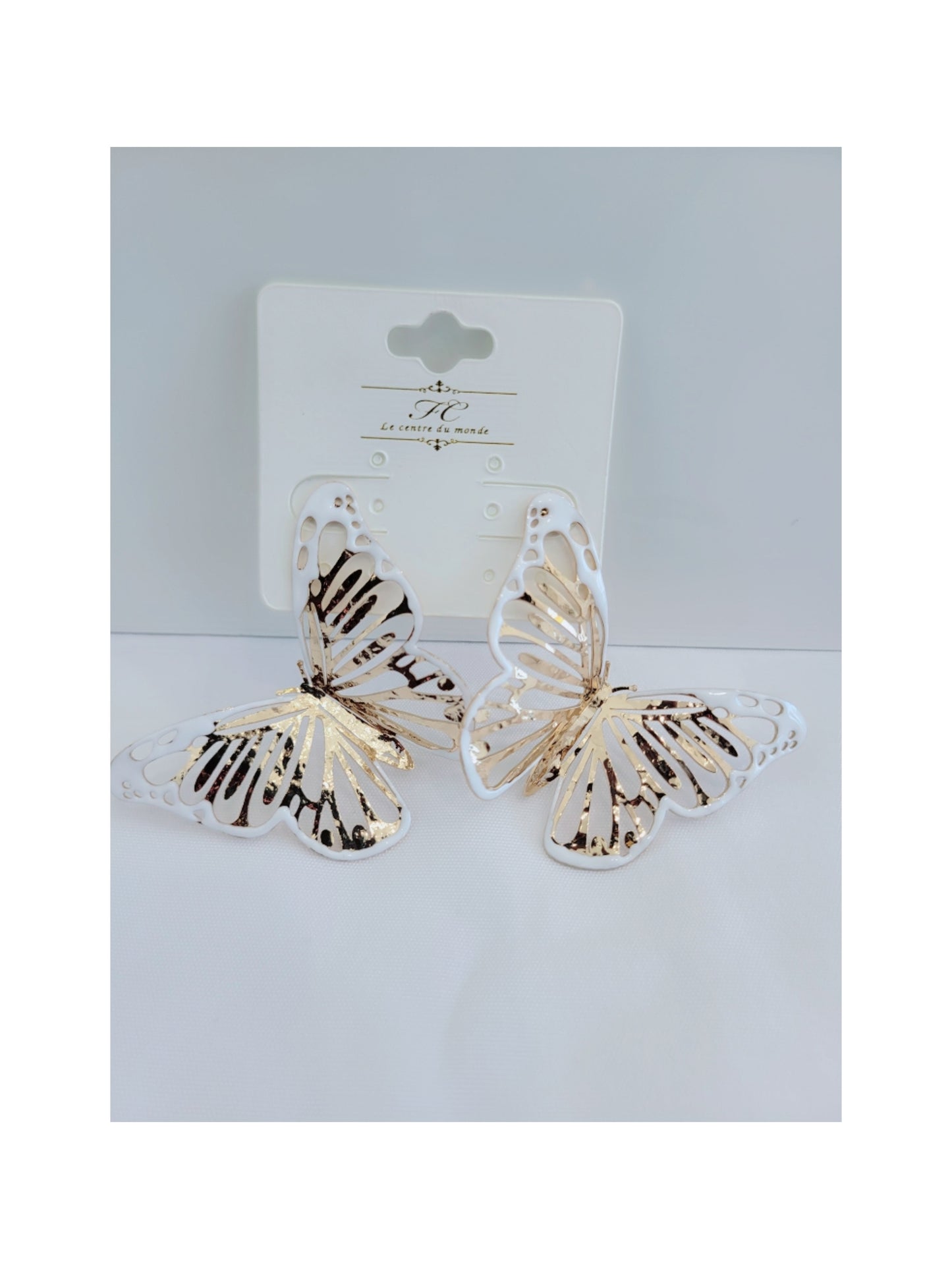 Butterfly Ry earrings (white and gold)